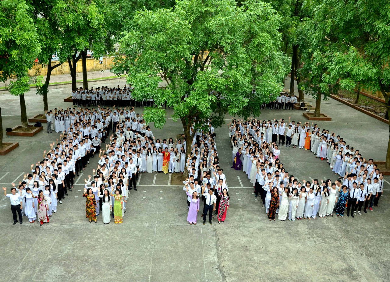 H�nh ảnh c�c lớp 12 ni�n kh�a 2011 -2014