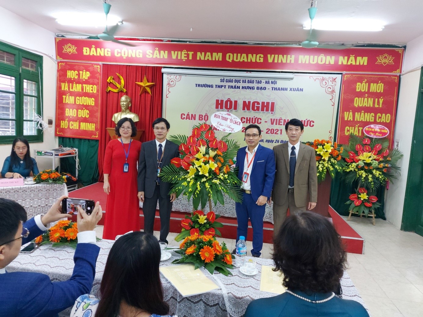 HỘI NGHỊ C�N BỘ - C�NG CHỨC - VI�N CHỨC TRƯỜNG THPT TRẦN HƯNG ĐẠO - THANH XU�N, NĂM HỌC 2020 - 2021