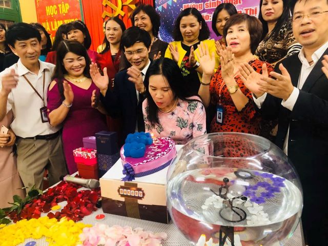 Lễ mừng sinh nhật lần thứ 55 của c� gi�o Nguyễn Thị Thơ
